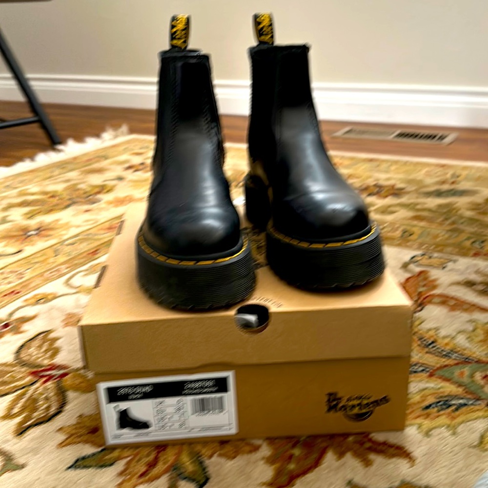 Quad retro black Dr martens US size 7 ideal for someone who is a 6 1/2. Newish.